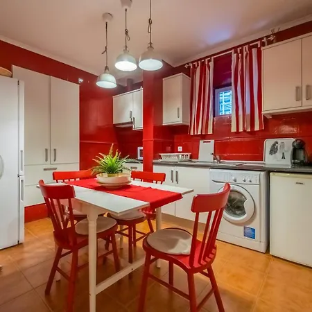 2br In Bairro Alto - | By Airnest Лиссабон
